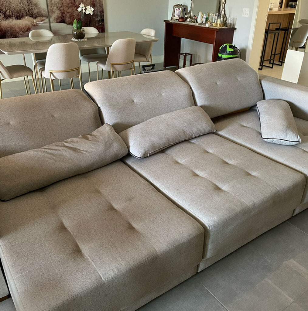 antes e depois limpeza do sofa